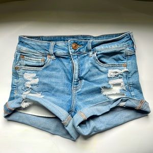 American Eagle size 8 ripped blue jean shorts— used, in good condition
